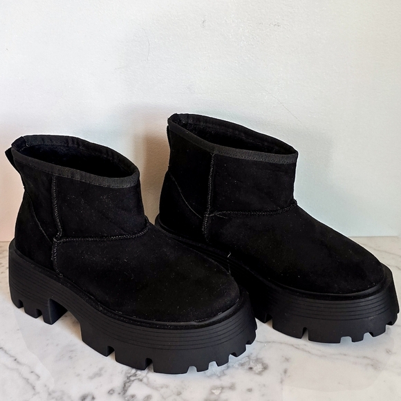 TOP MODA, Brigham 1 Black Vegan Suede Fur Platform Bootie Boots, Size 6.5 - Picture 1 of 10